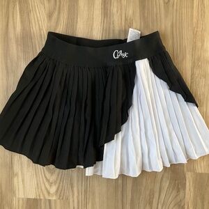 Pleated tennis/golf skirt size s/4 NWOT